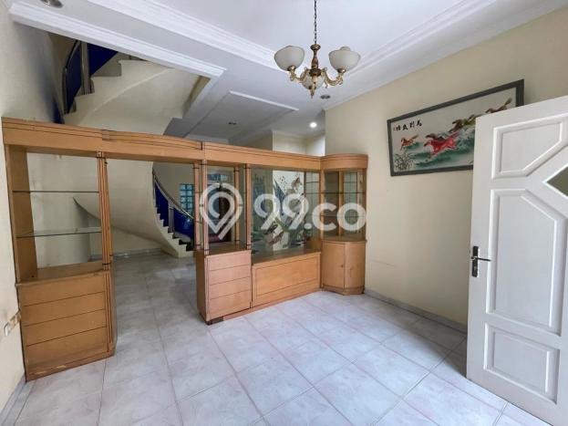Disewakan Rumah Harga Terjangkau di Jelambar Jakarta Barat Punya 4 Kamar Tidur Disewakan Rumah Harga Terjangkau di Jelambar Jakarta Barat Punya 4 Kamar Tidur