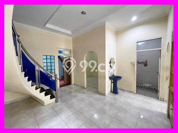 Disewakan Rumah Harga Terjangkau di Jelambar Jakarta Barat Punya 4 Kamar Tidur Disewakan Rumah Harga Terjangkau di Jelambar Jakarta Barat Punya 4 Kamar Tidur