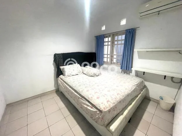 Disewakan! Rumah 3 Kamar Tidur &
3 Kamar Mandi di Jelambar, Jakarta Barat Disewakan! Rumah 3 Kamar Tidur &
3 Kamar Mandi di Jelambar, Jakarta Barat