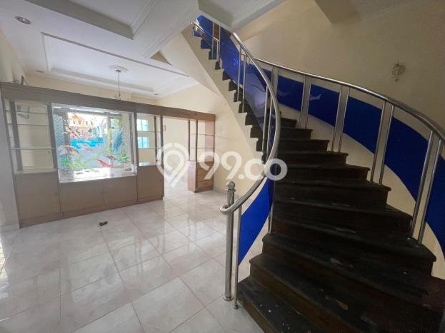 Disewakan Rumah Harga Terjangkau di Jelambar Jakarta Barat Punya 4 Kamar Tidur Disewakan Rumah Harga Terjangkau di Jelambar Jakarta Barat Punya 4 Kamar Tidur