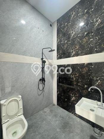 For Sale Hunian Rumah Terawat 4 KT di Lippo Karawaci, Tangerang For Sale Hunian Rumah Terawat 4 KT di Lippo Karawaci, Tangerang