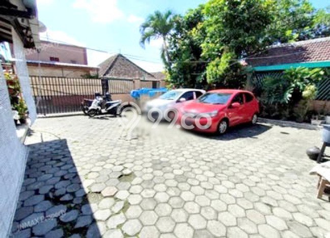 Rumah Modern 13 KT LT 538m2 di Oro-Oro Dowo Rumah Modern 13 KT LT 538m2 di Oro-Oro Dowo