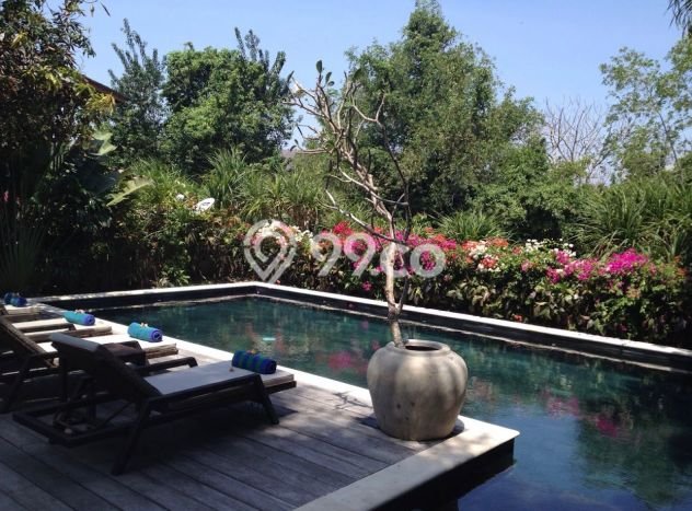 For Sale! Luxury House LT 886m2 Desain Elegan di Canggu For Sale! Luxury House LT 886m2 Desain Elegan di Canggu