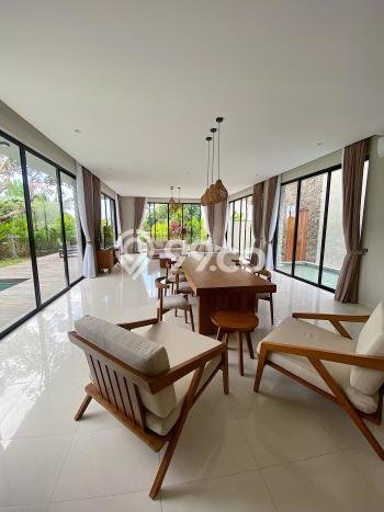 HARGA TERBAIK! Vila Kawasan , Area 565m2m², Lokasi Prima HARGA TERBAIK! Vila Kawasan , Area 565m2m², Lokasi Prima