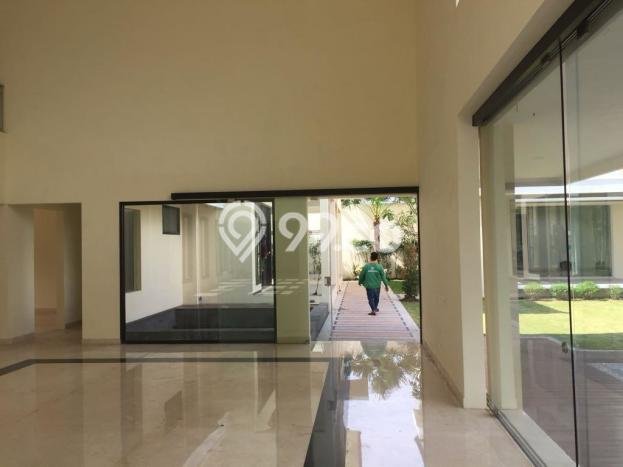 Rumah Eksklusif Siap Huni LT 1558m2 di Klojen, Malang Rumah Eksklusif Siap Huni LT 1558m2 di Klojen, Malang