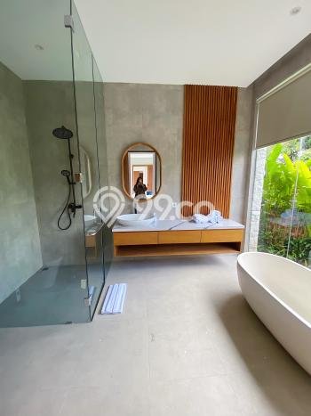 HARGA TERBAIK! Vila Kawasan , Area 565m2m², Lokasi Prima HARGA TERBAIK! Vila Kawasan , Area 565m2m², Lokasi Prima