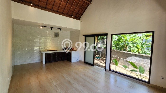 Rumah Sewa Badung LT 300m2 LB 150m2 Kawasan Kerobokan Rumah Sewa Badung LT 300m2 LB 150m2 Kawasan Kerobokan