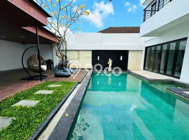Rumah Mewah LB 280m2 Siap Huni Desain Elegan di Kerobokan, Badung Rumah Mewah LB 280m2 Siap Huni Desain Elegan di Kerobokan, Badung