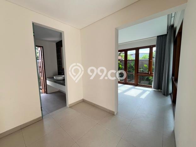 Rumah Disewakan Badung LT 185m2 LB 250m2 Kawasan Kerobokan Kaja Rumah Disewakan Badung LT 185m2 LB 250m2 Kawasan Kerobokan Kaja