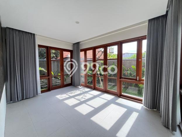 Rumah Disewakan Badung LT 185m2 LB 250m2 Kawasan Kerobokan Kaja Rumah Disewakan Badung LT 185m2 LB 250m2 Kawasan Kerobokan Kaja