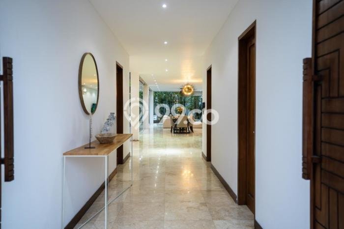 Hunian Bagus Disewakan di canggu, Badung LT 350m2, LB 500m2 Hunian Bagus Disewakan di canggu, Badung LT 350m2, LB 500m2