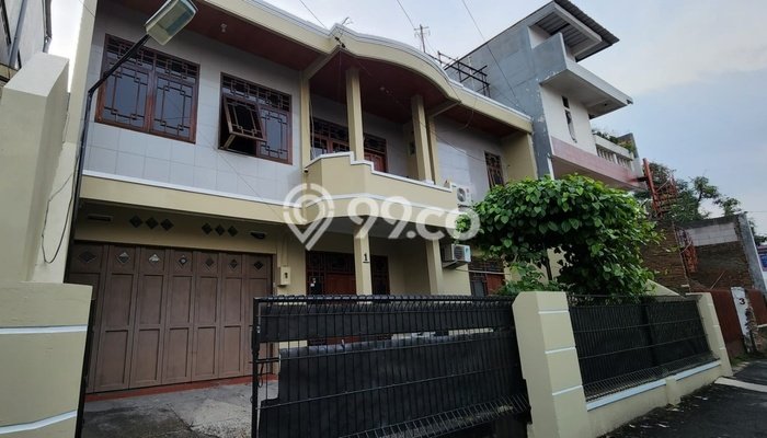 Rumah Impian Keluarga LB 400m2m² Lokasi Tenang di Batununggal, Bandung Rumah Impian Keluarga LB 400m2m² Lokasi Tenang di Batununggal, Bandung