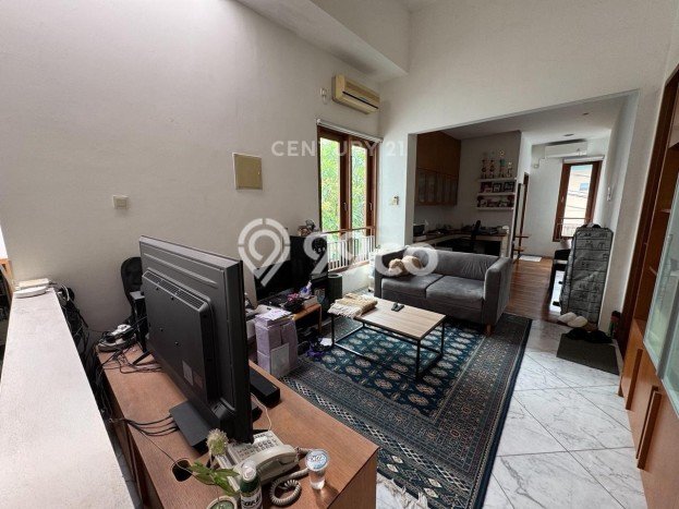 Hunian Eksklusif Siap Huni LT 658m2 di Kebayoran Baru, Jakarta Selatan Hunian Eksklusif Siap Huni LT 658m2 di Kebayoran Baru, Jakarta Selatan