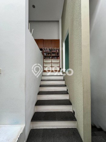 Hunian Eksklusif Siap Huni LT 658m2 di Kebayoran Baru, Jakarta Selatan Hunian Eksklusif Siap Huni LT 658m2 di Kebayoran Baru, Jakarta Selatan