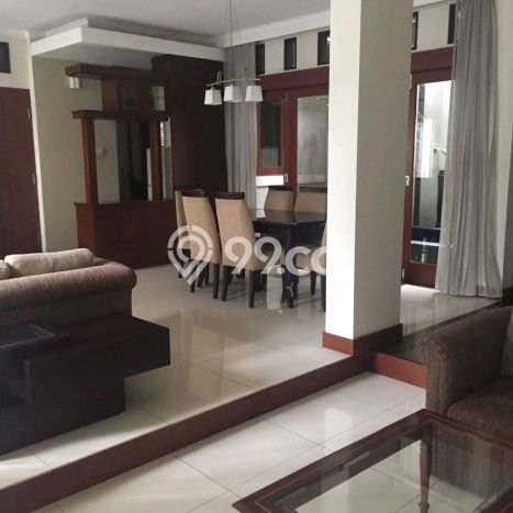 Rumah sewa siap pakai 5 Kamar Tidur di Cipete, Jakarta Selatan Rumah sewa siap pakai 5 Kamar Tidur di Cipete, Jakarta Selatan