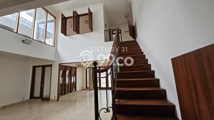 For Sale! Luxury House LT 487m2 Desain Elegan di Pejaten For Sale! Luxury House LT 487m2 Desain Elegan di Pejaten