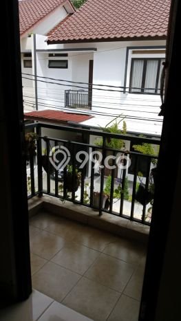 Rumah Strategis Modern Lb 100m2 di Ciputat Timur, Tangerang Selatan Rumah Strategis Modern Lb 100m2 di Ciputat Timur, Tangerang Selatan