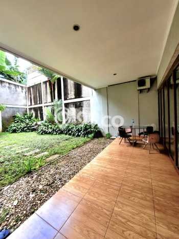 Hunian Mewah LB 134m2 Siap Huni Desain Elegan di Bintaro, Tangerang Selatan Hunian Mewah LB 134m2 Siap Huni Desain Elegan di Bintaro, Tangerang Selatan
