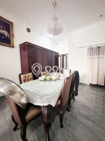 For Sale Rumah 4 Kamar Lokasi Ideal Bagus dan Strategis di Kebayoran Lama For Sale Rumah 4 Kamar Lokasi Ideal Bagus dan Strategis di Kebayoran Lama