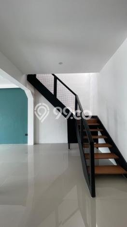 Rumah Strategis Modern Lb 185m2 di Cinere, Depok Rumah Strategis Modern Lb 185m2 di Cinere, Depok