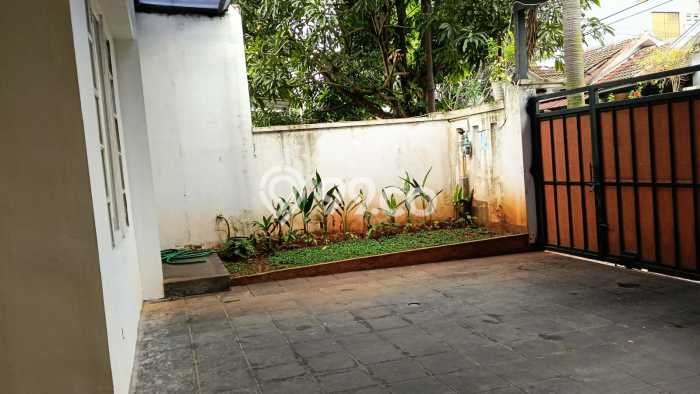 Rumah Elit Modern Siap Huni di Bintaro Tangerang Selatan Rumah Elit Modern Siap Huni di Bintaro Tangerang Selatan