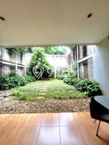 Hunian Mewah LB 134m2 Siap Huni Desain Elegan di Bintaro, Tangerang Selatan Hunian Mewah LB 134m2 Siap Huni Desain Elegan di Bintaro, Tangerang Selatan