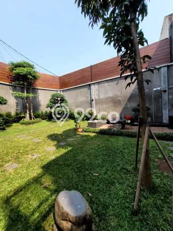 Rumah Mewah LB 225m2 Siap Pakai Desain Elegan di Bintaro, Tangerang Selatan Rumah Mewah LB 225m2 Siap Pakai Desain Elegan di Bintaro, Tangerang Selatan
