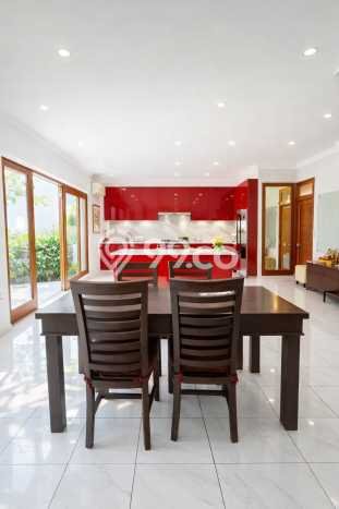 For Sale! Luxury House LT 280m2 Desain Modern di Bintaro For Sale! Luxury House LT 280m2 Desain Modern di Bintaro