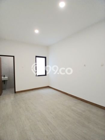 Rumah Modern Cantik 5 Kamar Siap Huni di Serpong Utara Rumah Modern Cantik 5 Kamar Siap Huni di Serpong Utara
