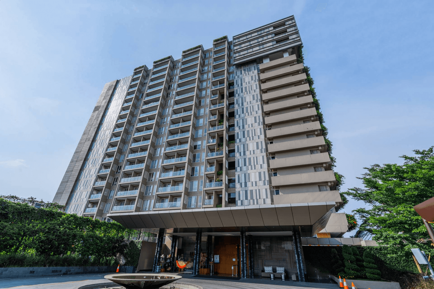 Banner 1 R123 Landmark Residence.png