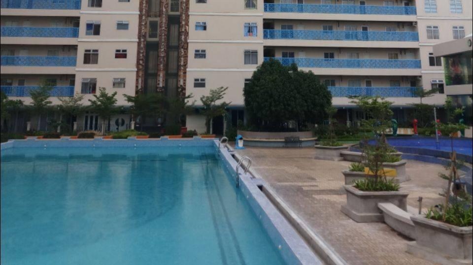 apartemen teluk intan tower emerald pool