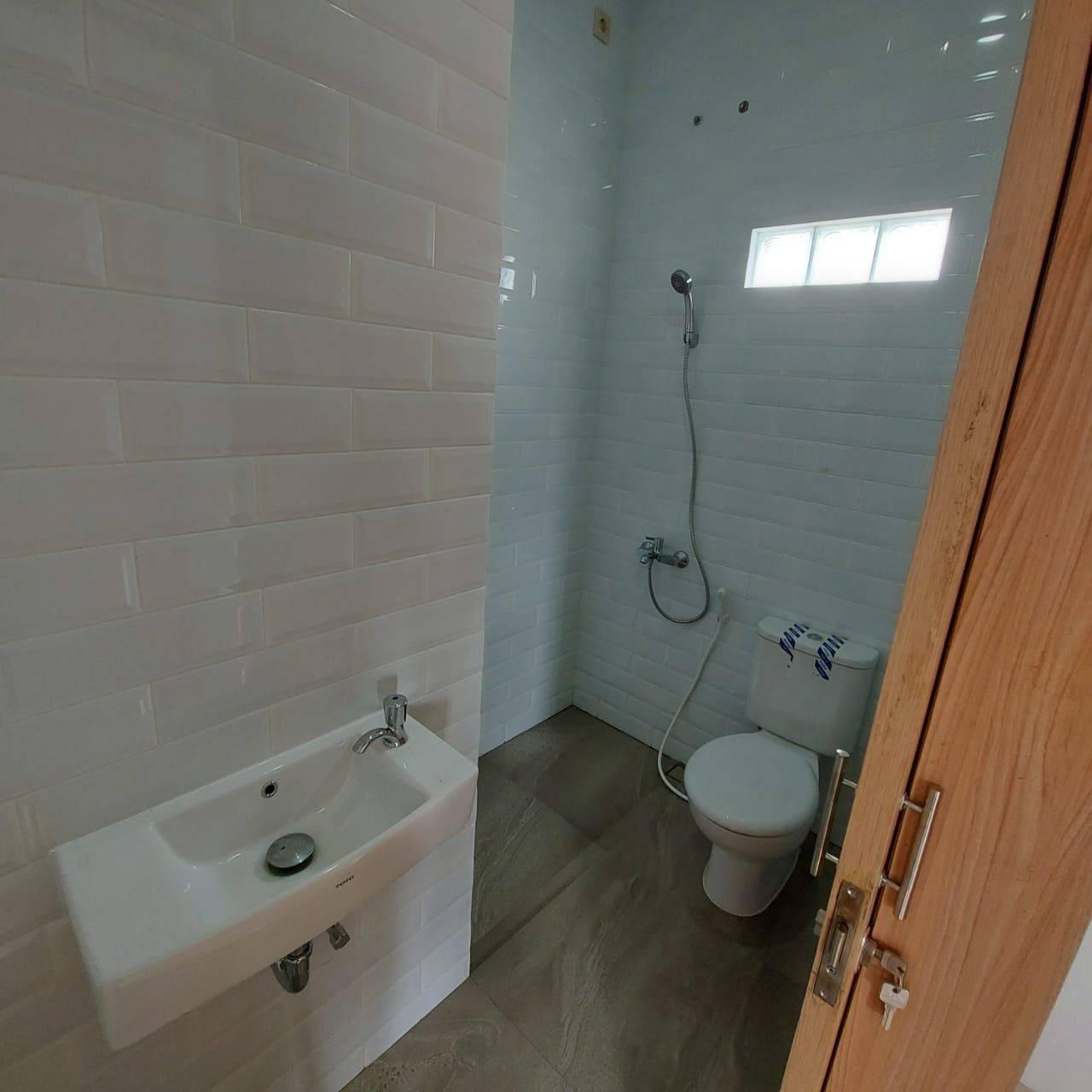 Show Unit Interior - Toilet