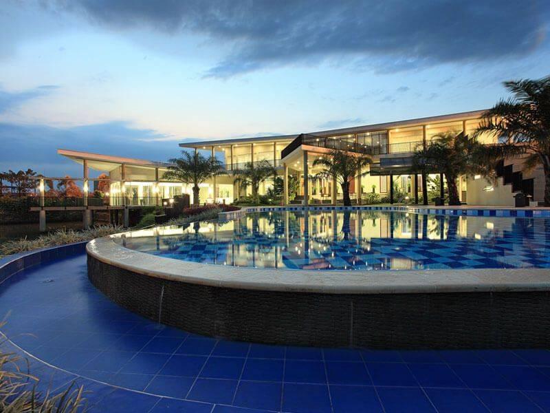 Club-House