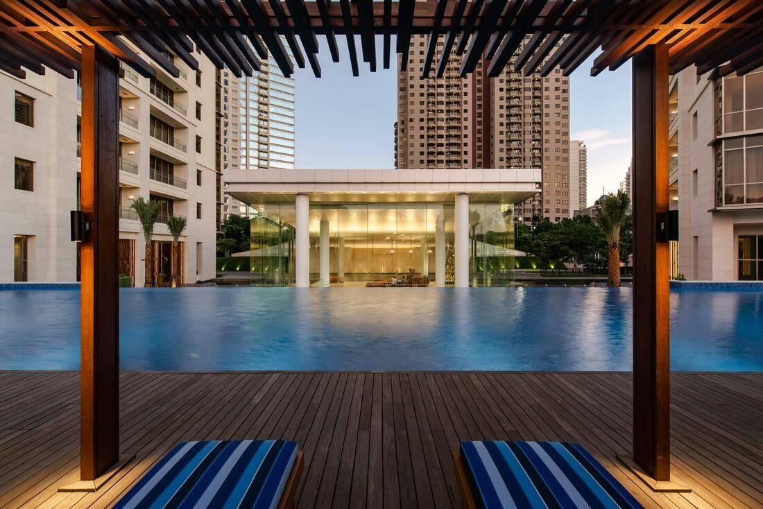 Pakubuwono Spring - pool deck