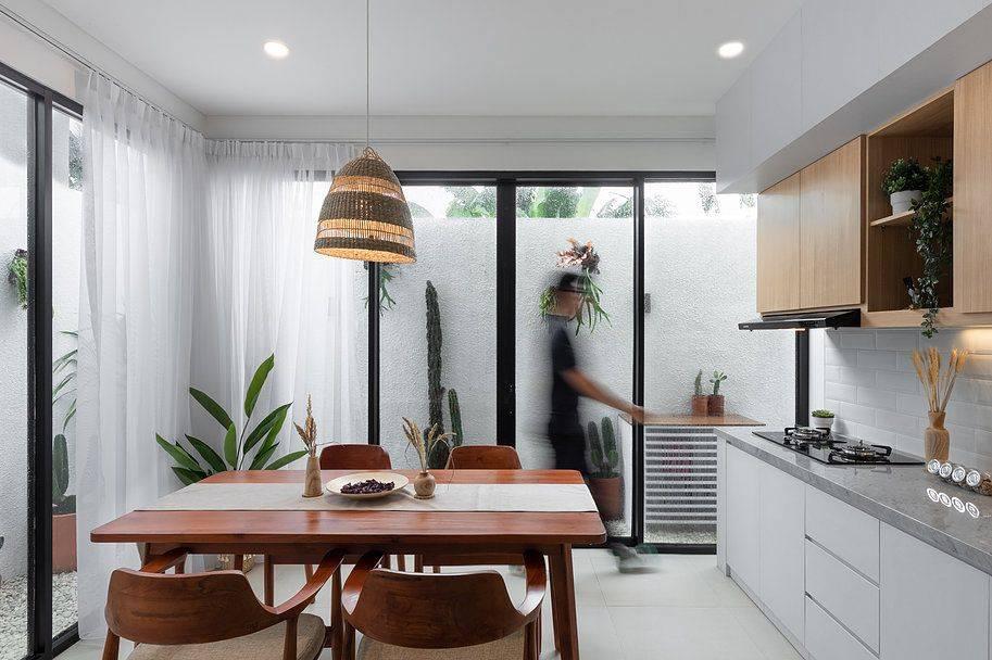 The Passionate House - Dining Room