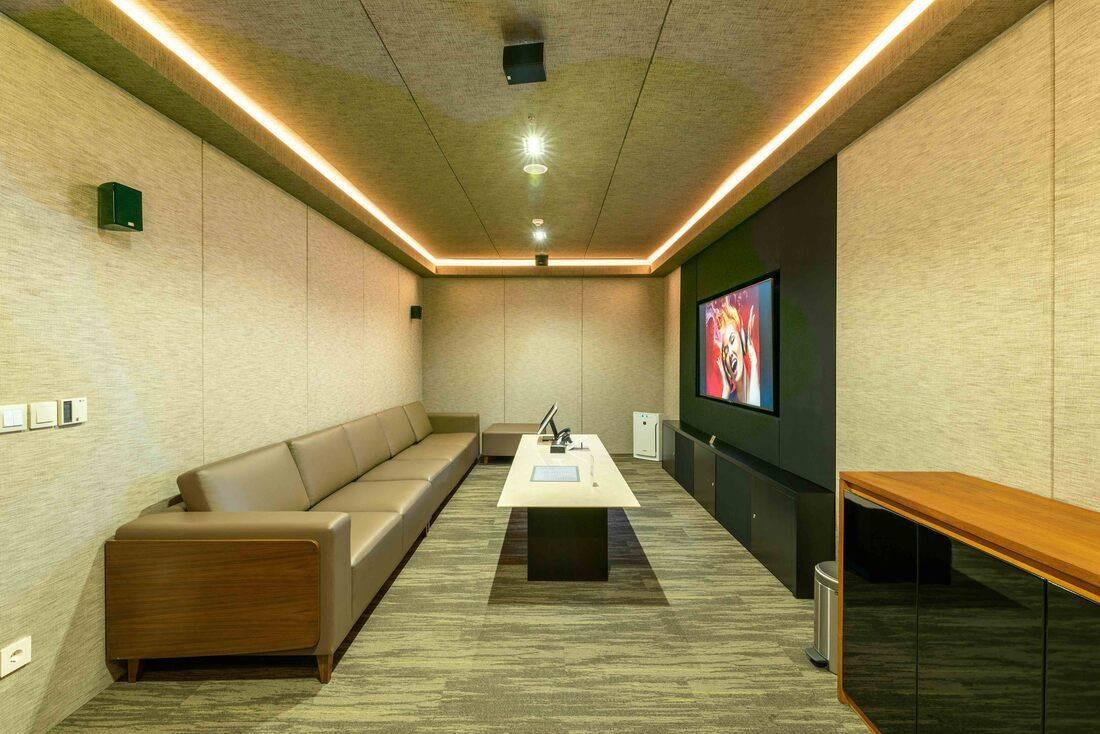 Pakubuwono Spring - leisure room