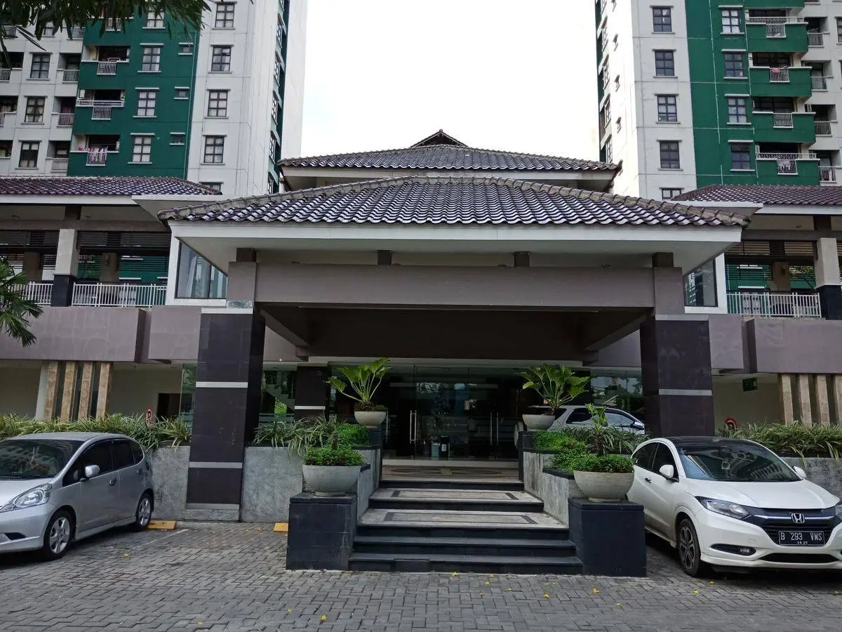 Apartemen Salemba Residence lobby