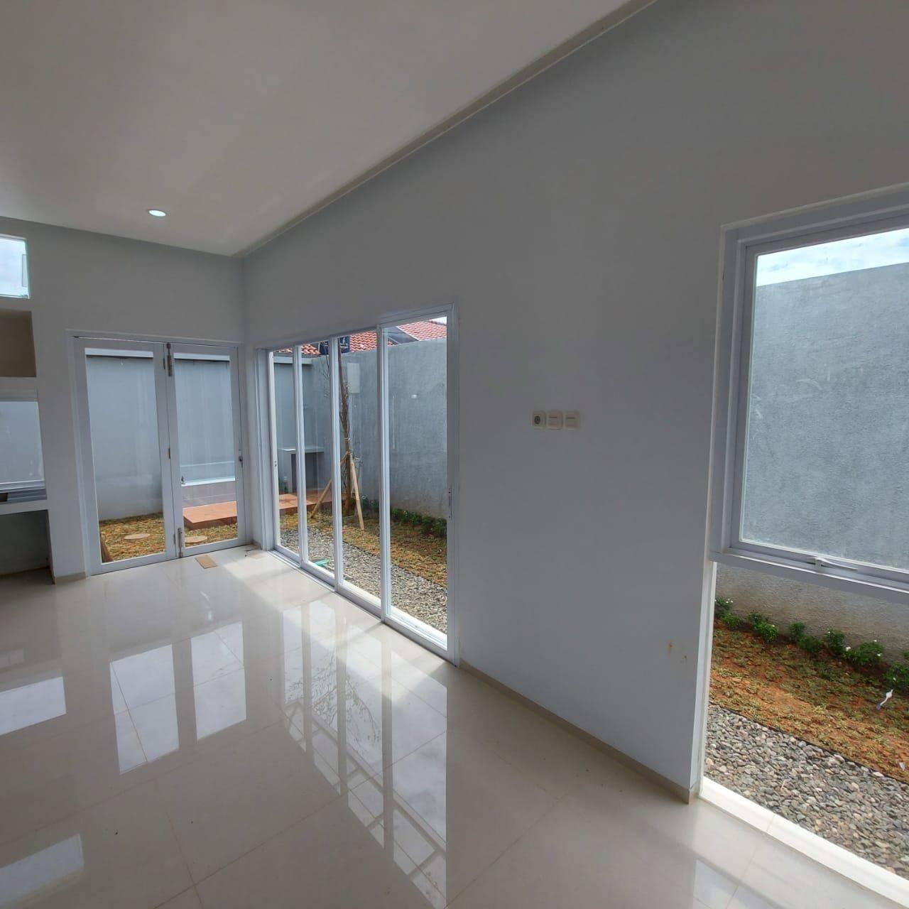 Show Unit Interior - Area 1