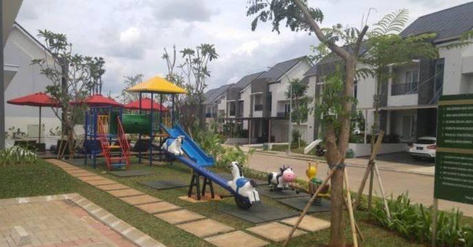 Premier Terrace playground