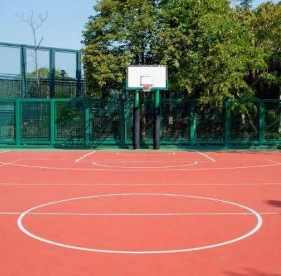 Puri Lembana lapangan basket