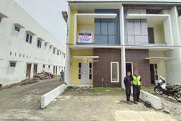 Rumah di Komplek Merlion ( Jl. Bayu / Ringroad ) Rumah di Komplek Merlion ( Jl. Bayu / Ringroad )