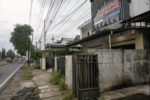 Disewakan Ruko Lokasi Strategis di Gamping(Di Pinggir Ringroad), LT 200m², LB 170m² Disewakan Ruko Lokasi Strategis di Gamping(Di Pinggir Ringroad), LT 200m², LB 170m²