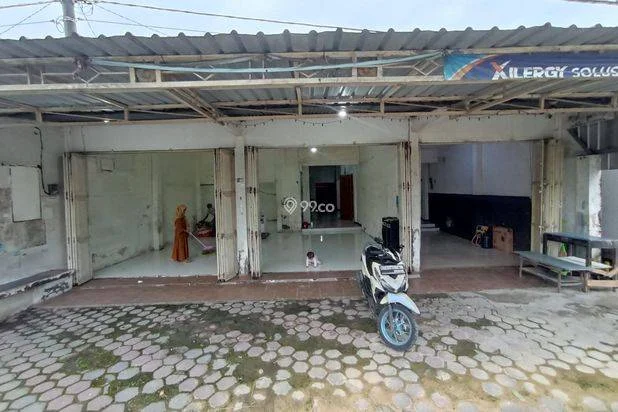 Disewakan Ruko Area Komersial di Balongpanggang, Luas Tanah 626m², Luas Bangunan 770m² Disewakan Ruko Area Komersial di Balongpanggang, Luas Tanah 626m², Luas Bangunan 770m²