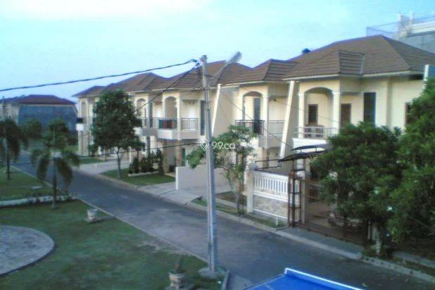 Rumah 2 lantai hadap taman, siap Huni dan akses tol terbaik. Rumah 2 lantai hadap taman, siap Huni dan akses tol terbaik.