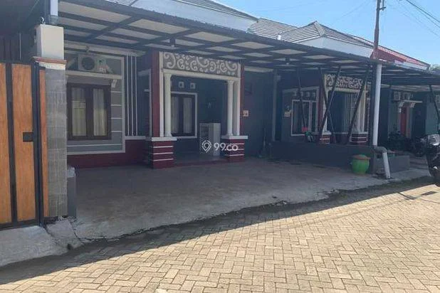 Di Sewakan Rumah strategis di pusat Kota pekalongan Di Sewakan Rumah strategis di pusat Kota pekalongan
