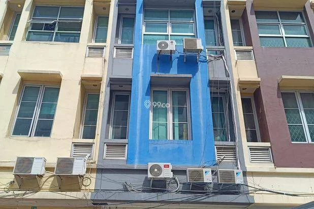RUKO 4 LANTAI – SIAP PAKAI, TANPA RIBET! RUKO 4 LANTAI – SIAP PAKAI, TANPA RIBET!