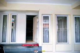 Dijual Rumah Hoek Strategis Siap Huni Di Jl. Raya Utama Transyogi Cibubur. Dijual Rumah Hoek Strategis Siap Huni Di Jl. Raya Utama Transyogi Cibubur.