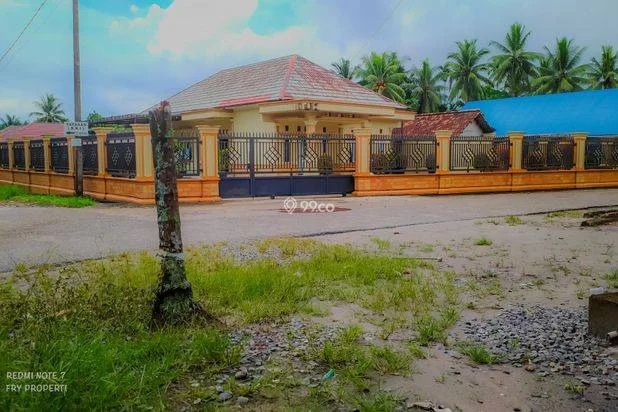 Rumah Mewah Luas Tanah 1072 m2 (10 tumbuk) Dekat Perbatasan Kota Talang Bakung Rumah Mewah Luas Tanah 1072 m2 (10 tumbuk) Dekat Perbatasan Kota Talang Bakung