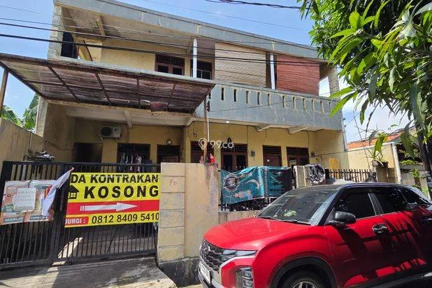 Kontrakan Strategis 10 Menit ke Puri Kontrakan Strategis 10 Menit ke Puri