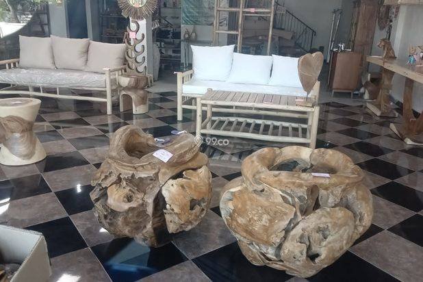 Ruko atau Ruang Usaha 3 Lantai di Raya Kerobokan Cocok Untuk Spa, Gym, Resto, Butik, Art Gallery, Toko, Klinik Kecantikan, Klinik Dokter, Indomaret, Alfamart, Circle K, M Mart, Pharmacy Ruko atau Ruang Usaha 3 Lantai di Raya Kerobokan Cocok Untuk Spa, Gym, Resto, Butik, Art Gallery, Toko, Klinik Kecantikan, Klinik Dokter, Indomaret, Alfamart, Circle K, M Mart, Pharmacy